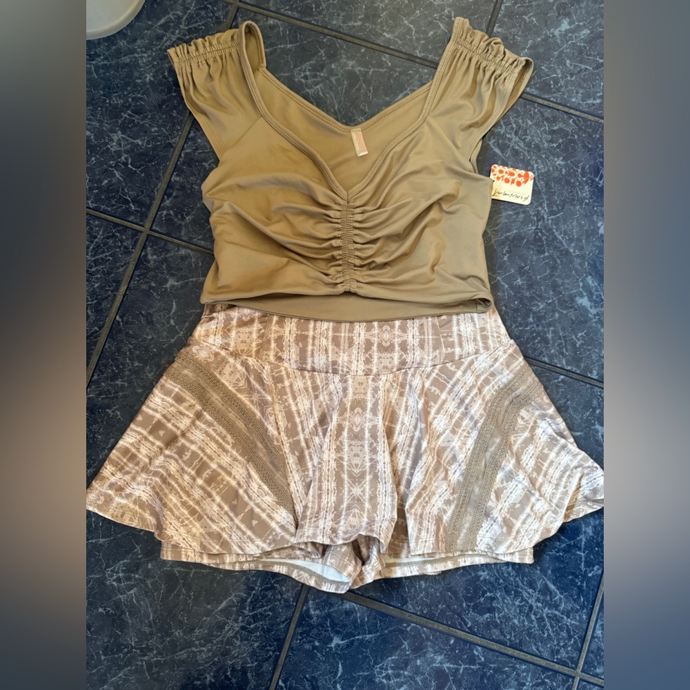 NEW✨ Free people movement set! Size Medium